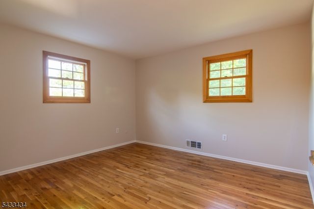 8 Liberty Ln, Franklin Twp., NJ 08873