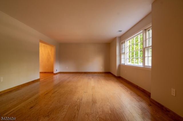 8 Liberty Ln, Franklin Twp., NJ 08873
