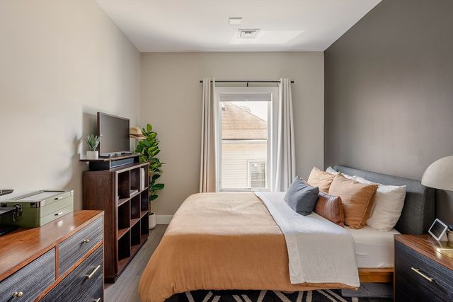 11 Walley St 306, Boston, MA 02128