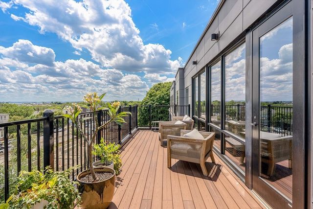 11 Walley St 306, Boston, MA 02128