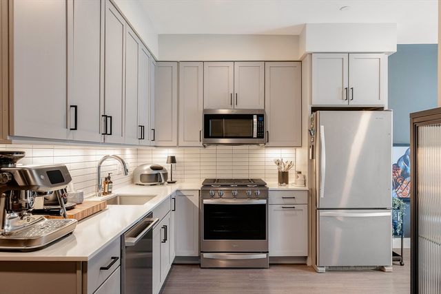 11 Walley St 306, Boston, MA 02128