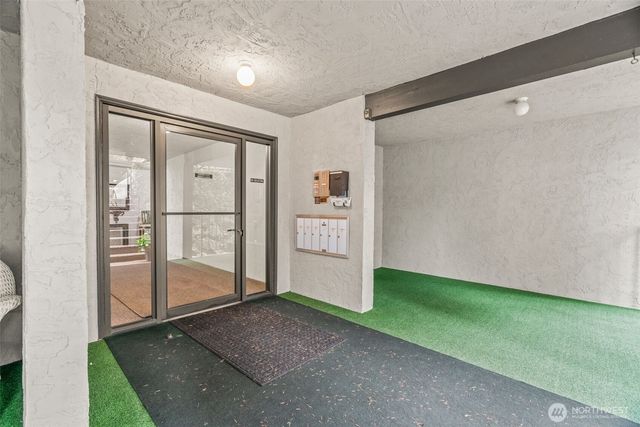 8517 242nd Street SW #402B, Edmonds, WA 98026