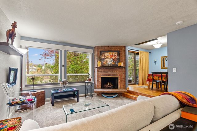 8517 242nd Street SW #402B, Edmonds, WA 98026