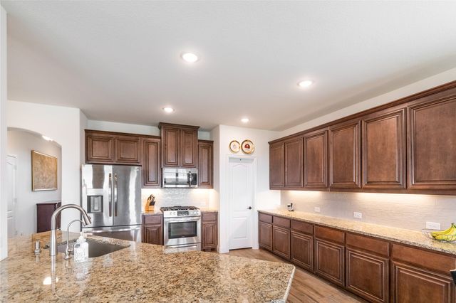 1013 Timber Ridge Drive, Justin, TX 76247