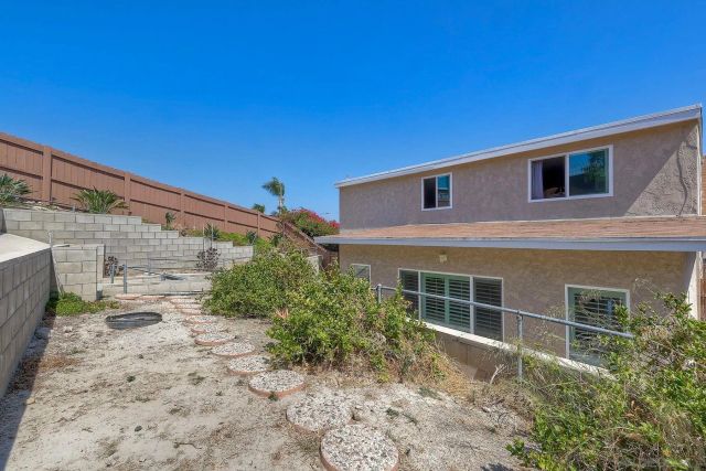3191 Manos Dr, San Diego, CA 92139
