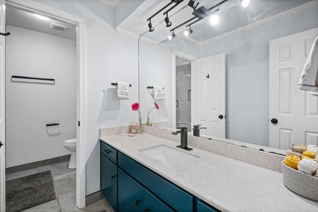 1023 Auburn Drive, Arlington, TX 76012