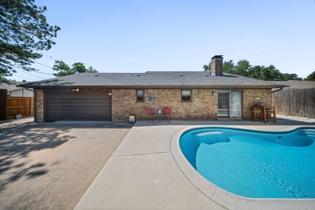 1023 Auburn Drive, Arlington, TX 76012