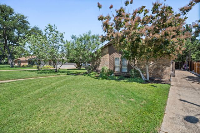1023 Auburn Drive, Arlington, TX 76012