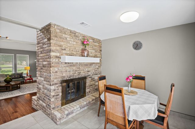 1023 Auburn Drive, Arlington, TX 76012
