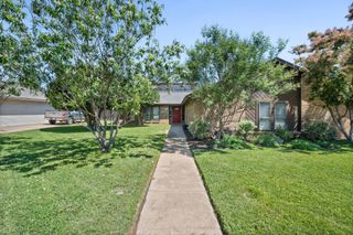 1023 Auburn Drive, Arlington, TX 76012