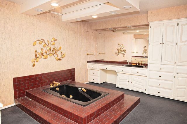 1407 Mustang Drive, Denver City, TX 79323