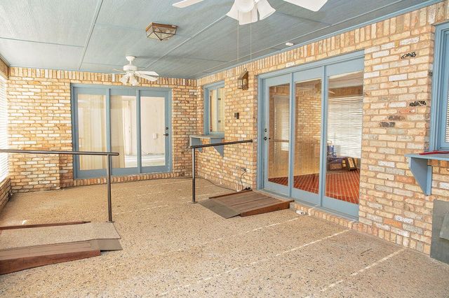 1407 Mustang Drive, Denver City, TX 79323