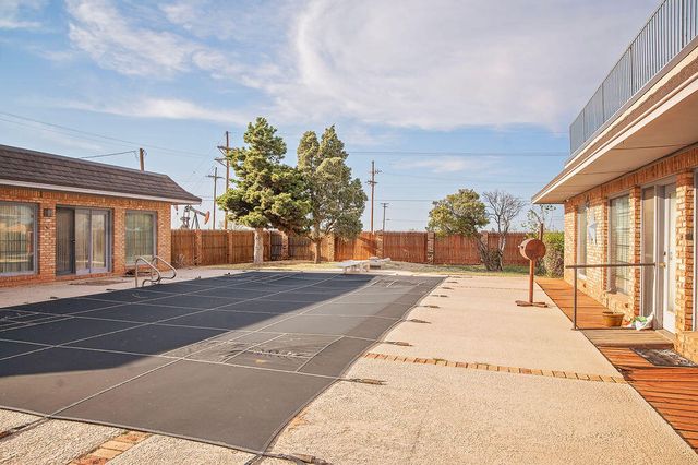 1407 Mustang Drive, Denver City, TX 79323