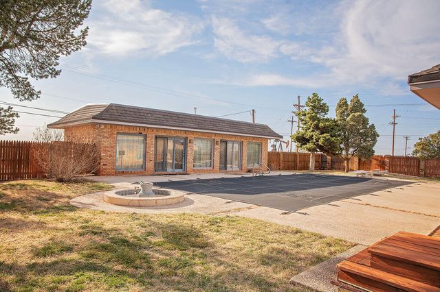 1407 Mustang Drive, Denver City, TX 79323