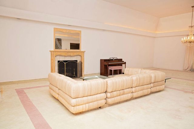 1407 Mustang Drive, Denver City, TX 79323