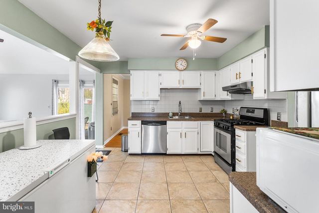 5 ASHLAND AVE, Sicklerville, NJ 08081