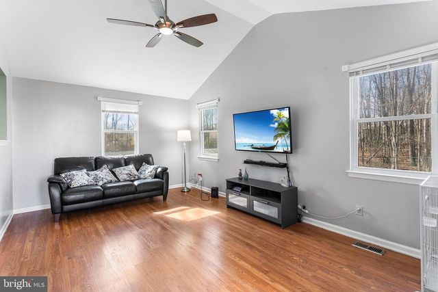 5 ASHLAND AVE, Sicklerville, NJ 08081