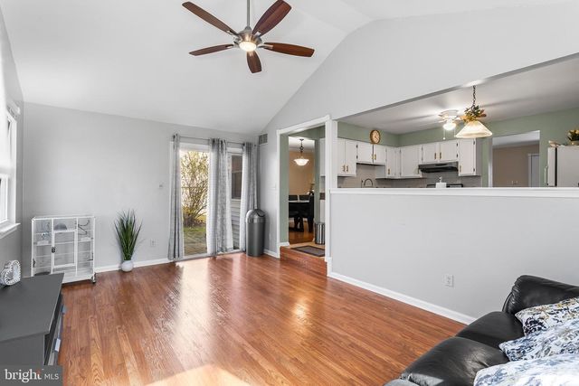 5 ASHLAND AVE, Sicklerville, NJ 08081