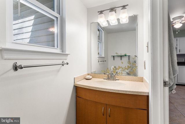 5 ASHLAND AVE, Sicklerville, NJ 08081