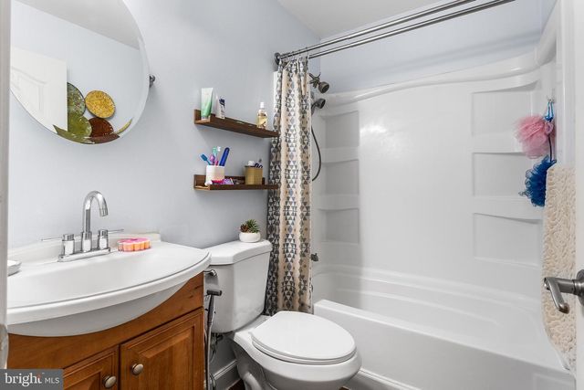 5 ASHLAND AVE, Sicklerville, NJ 08081