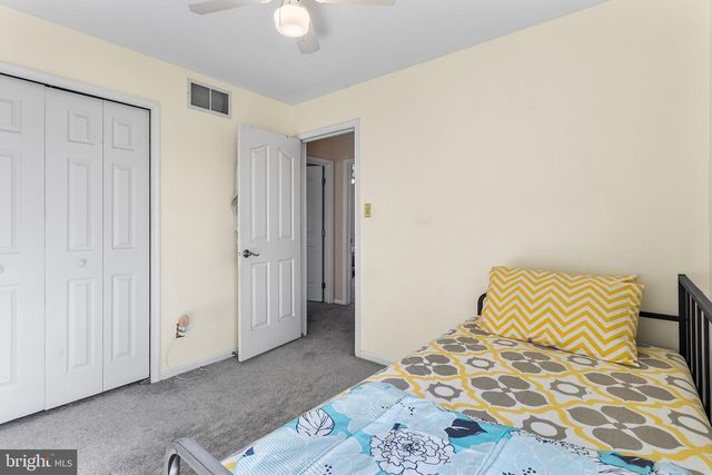 5 ASHLAND AVE, Sicklerville, NJ 08081