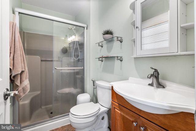 5 ASHLAND AVE, Sicklerville, NJ 08081