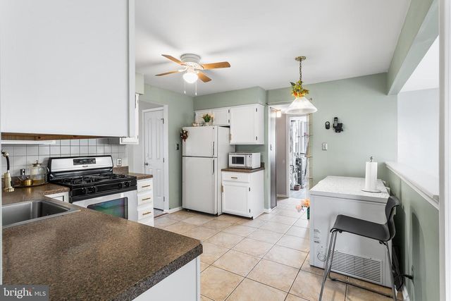 5 ASHLAND AVE, Sicklerville, NJ 08081