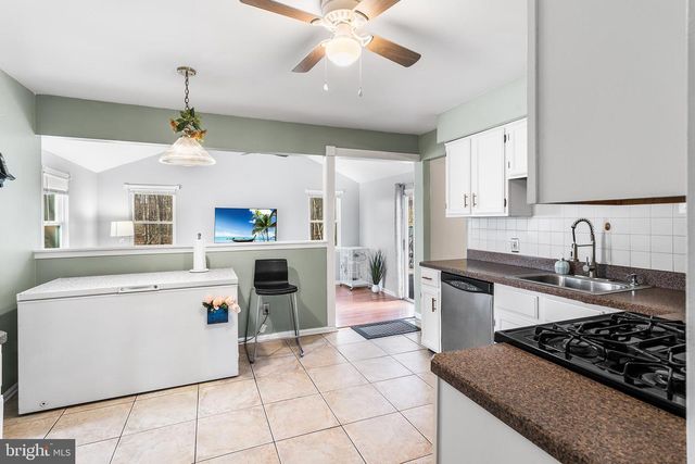 5 ASHLAND AVE, Sicklerville, NJ 08081