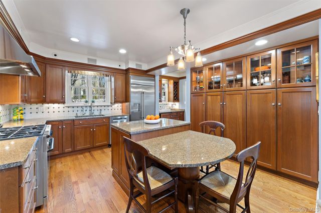 11 Rectory Lane, Scarsdale, NY 10583