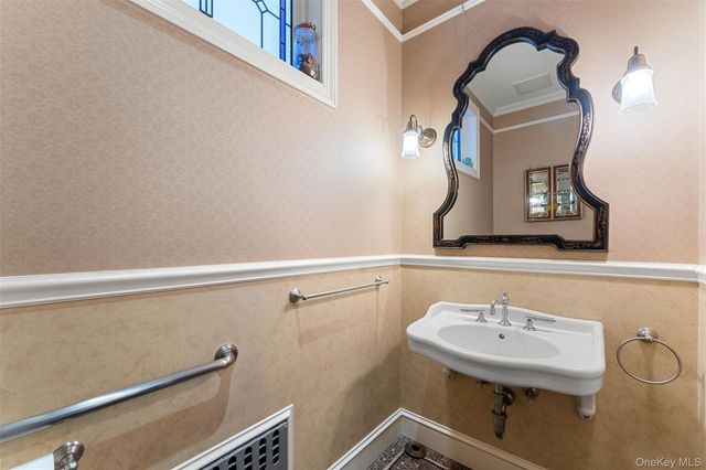 11 Rectory Lane, Scarsdale, NY 10583