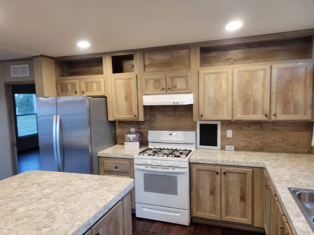 1054 County Road 4455, Trenton, TX 75490