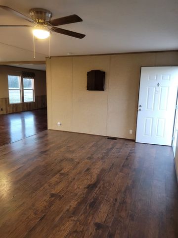 1054 County Road 4455, Trenton, TX 75490