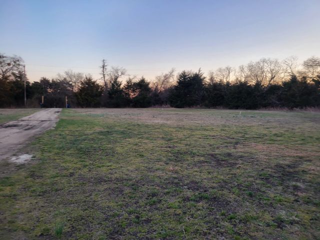 1054 County Road 4455, Trenton, TX 75490