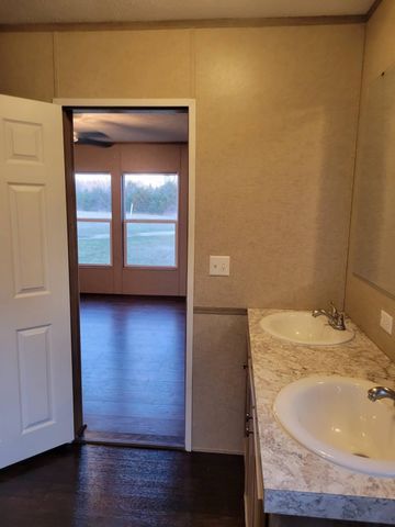 1054 County Road 4455, Trenton, TX 75490