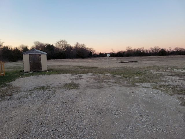 1054 County Road 4455, Trenton, TX 75490