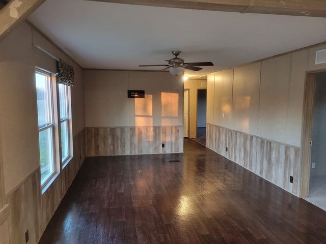 1054 County Road 4455, Trenton, TX 75490