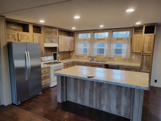 1054 County Road 4455, Trenton, TX 75490