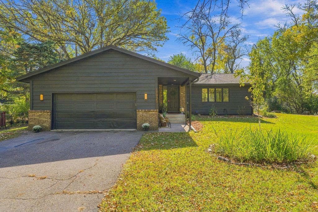 17925 Covington Road, Minnetonka, MN 55345 — exterior