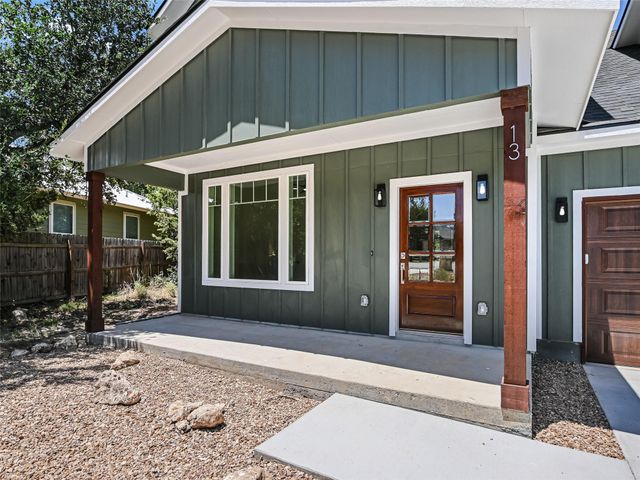 13 Rock Hollow CIR, Wimberley, TX 78676