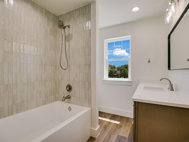 13 Rock Hollow CIR, Wimberley, TX 78676