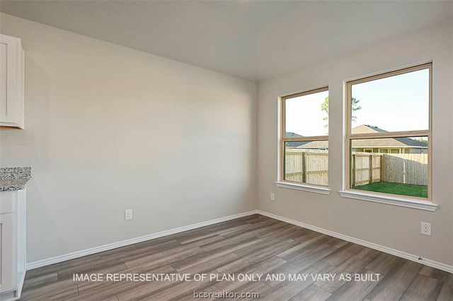 533 Harvest Lake Drive, Snook, TX 77878