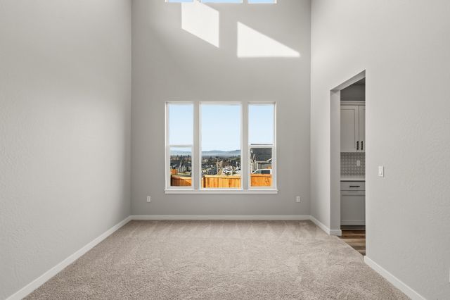 1153 Pumpkin Ridge Drive 322, Eagle Point, OR 97524