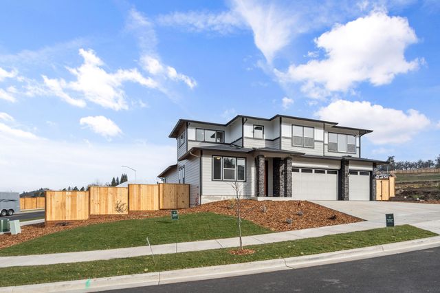 1153 Pumpkin Ridge Drive 322, Eagle Point, OR 97524