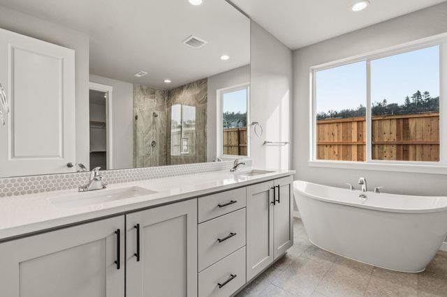 1153 Pumpkin Ridge Drive 322, Eagle Point, OR 97524