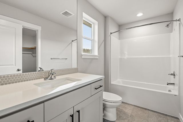 1153 Pumpkin Ridge Drive 322, Eagle Point, OR 97524