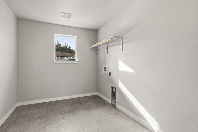 1153 Pumpkin Ridge Drive 322, Eagle Point, OR 97524