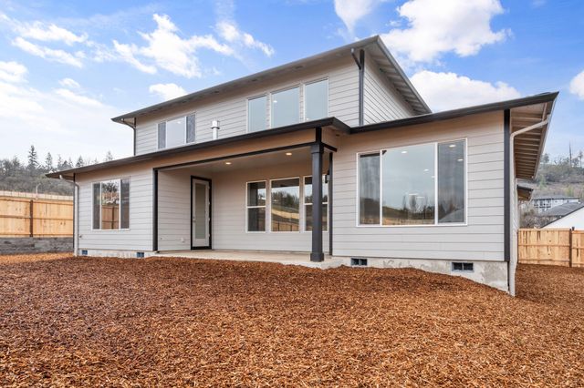 1153 Pumpkin Ridge Drive 322, Eagle Point, OR 97524