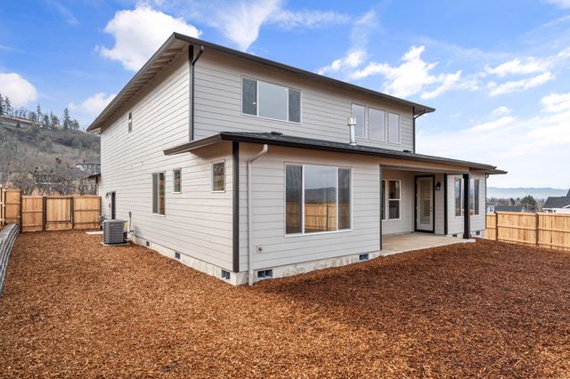 1153 Pumpkin Ridge Drive 322, Eagle Point, OR 97524