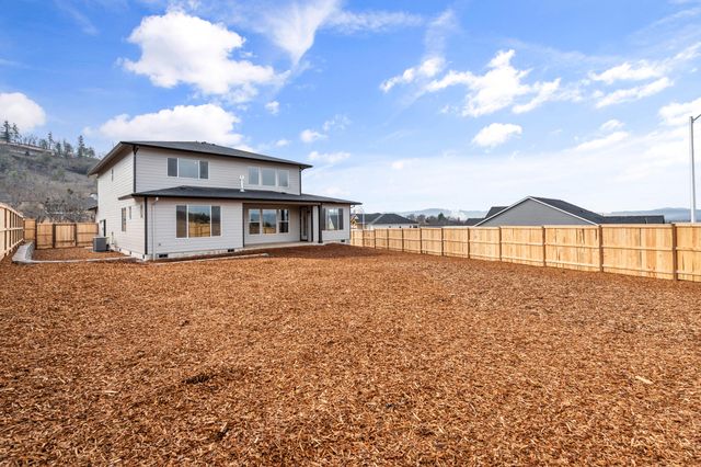 1153 Pumpkin Ridge Drive 322, Eagle Point, OR 97524