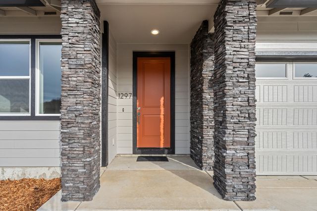 1153 Pumpkin Ridge Drive 322, Eagle Point, OR 97524